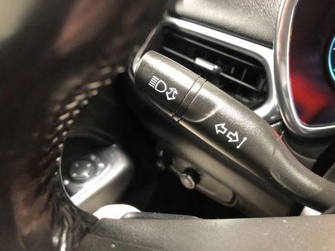 Used 2019 Chevrolet Equinox LT w/ Sun & Navigation Package image 23