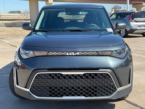 Used 2025 Kia Soul LX w/ LX Technology Package image 3