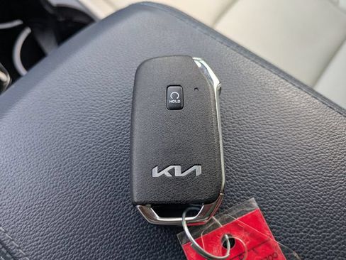 Used 2025 Kia Sportage EX AWD/4WD image 29