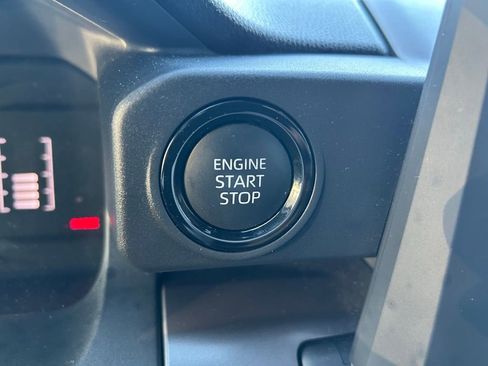 Certified 2025 Toyota Tacoma SR5 AWD/4WD image 28