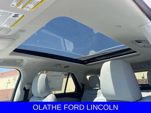 New 2026 Ford Explorer Platinum image 15