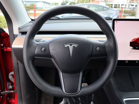 Used 2022 Tesla Model Y Performance image 40