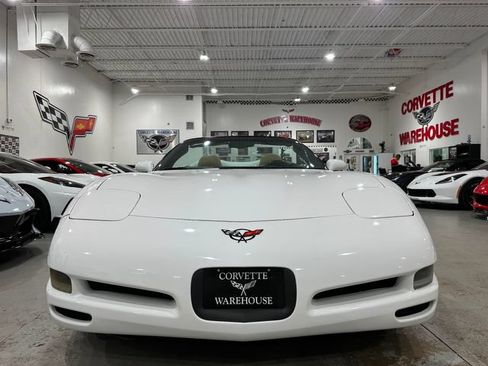 Used 2004 Chevrolet Corvette Convertible w/ Preferred Equipment Group RWD image 20