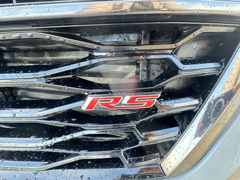 Used 2023 Chevrolet Traverse RS image 32