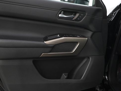 Used 2023 Nissan Pathfinder Platinum image 22