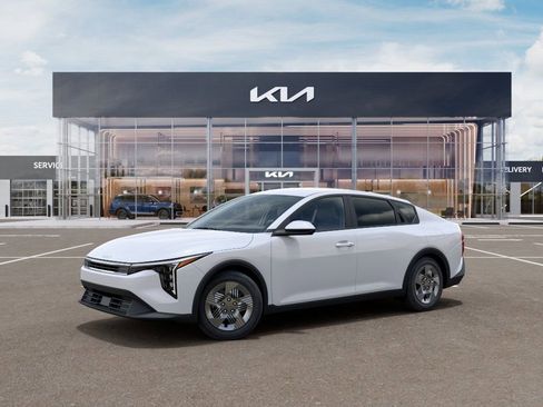New 2026 Kia K4 LXS image 3