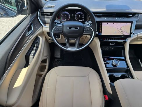 New 2026 Jeep Grand Cherokee Limited w/ Trailer Tow Package AWD/4WD image 29