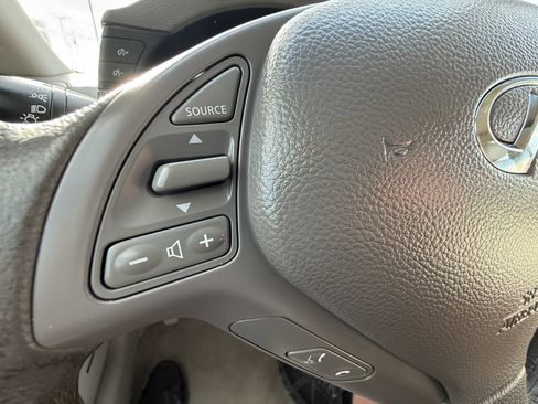 Used 2011 INFINITI G37 x w/ Premium Pkg image 26