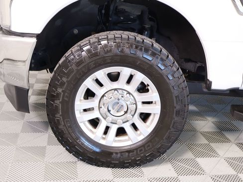 Used 2019 Ford F250 XL w/ STX Appearance Package AWD/4WD image 16