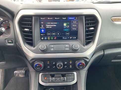 Used 2023 GMC Acadia SLT image 13