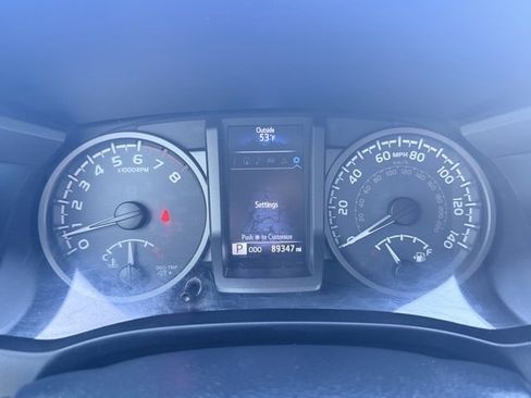 Used 2017 Toyota Tacoma TRD Off-Road image 13