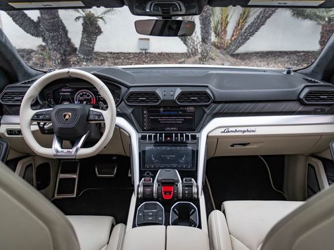 Used 2019 Lamborghini Urus image 7