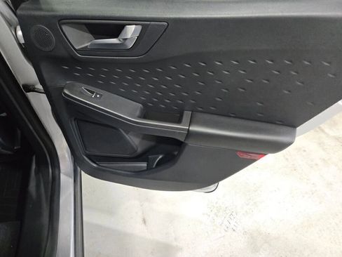 Used 2020 Ford Escape Titanium image 12