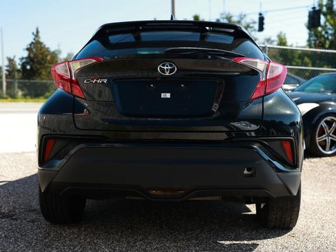 Used 2018 Toyota C-HR XLE FWD image 4