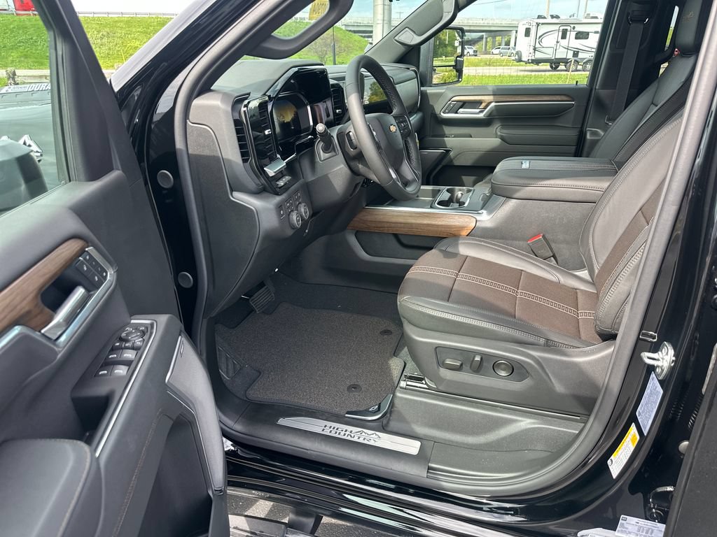 New 2026 Chevrolet Silverado 2500 High Country w/ High Country Premium Package AWD/4WD image 11