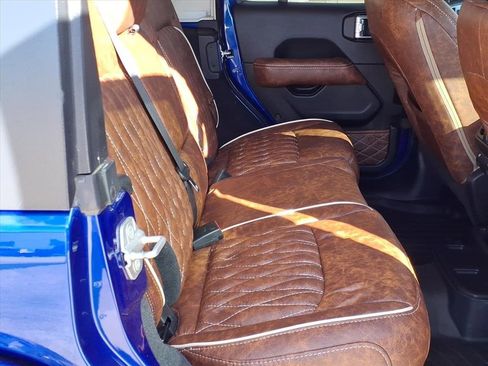 Used 2019 Jeep Wrangler Unlimited Sahara image 8