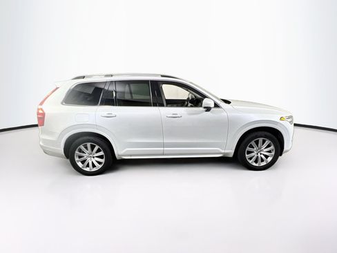 Used 2017 Volvo XC90 T6 Momentum w/ Vision Package AWD/4WD image 4