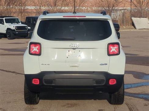 Used 2020 Jeep Renegade Latitude w/ Cold Weather Group image 4