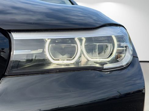 Used 2018 BMW 740i 740i image 9