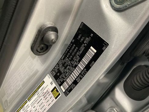 Used 2023 Toyota Corolla Cross XLE image 24