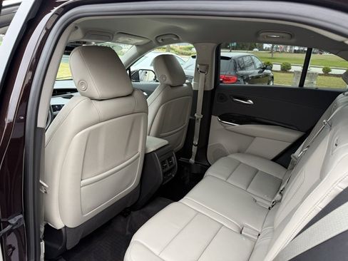 Used 2020 Cadillac XT4 Premium Luxury w/ Technology Package image 24