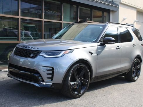 Certified 2025 Land Rover Discovery Dynamic SE image 2