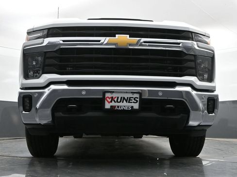 Used 2025 Chevrolet Silverado 2500 LT w/ Safety Package AWD/4WD image 42