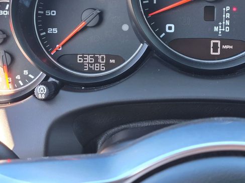 Used 2018 Porsche Cayenne image 33