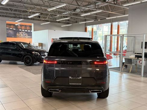 Used 2025 Land Rover Range Rover Sport SE AWD/4WD image 6