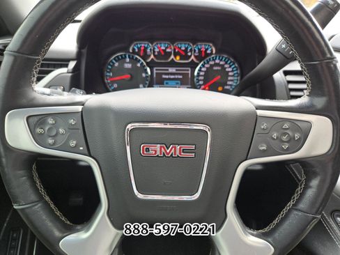 Used 2018 GMC Yukon XL SLT image 28