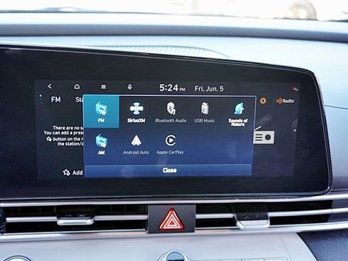 Certified 2023 Hyundai Elantra Limited FWD image 25