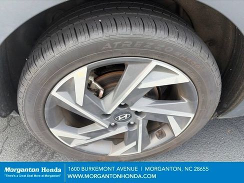 Used 2025 Hyundai Elantra SEL FWD image 13