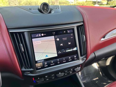 Used 2021 Maserati Levante image 62