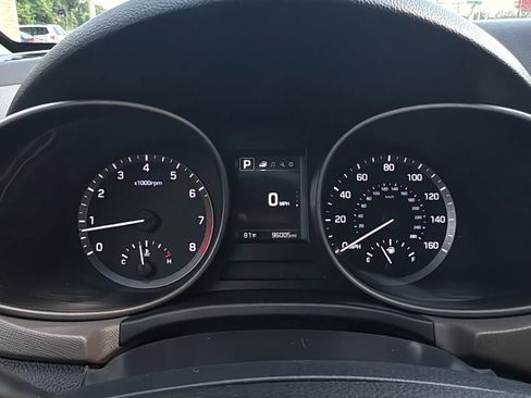 Used 2017 Hyundai Santa Fe Sport AWD/4WD image 11