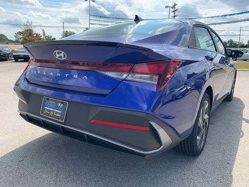 New 2025 Hyundai Elantra Sport image 14