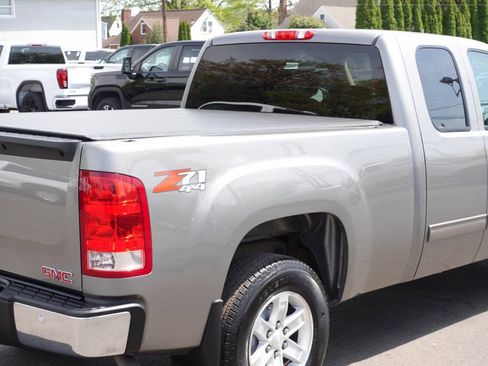 Used 2013 GMC Sierra 1500 SLE w/ Power Tech Package image 10