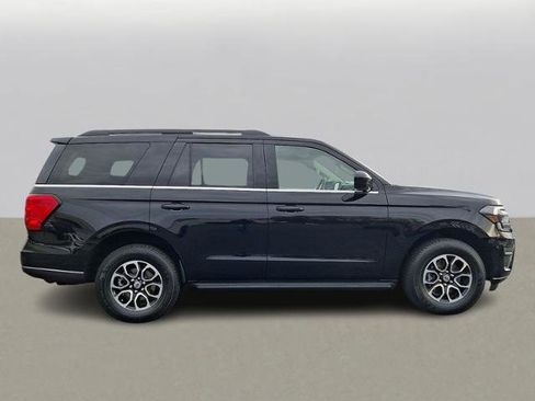 Used 2024 Ford Expedition XLT image 7