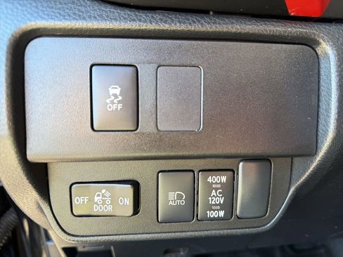 Used 2020 Toyota Tacoma TRD Off-Road AWD/4WD image 42