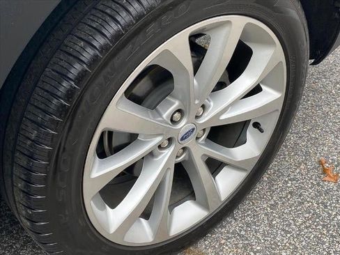 Used 2023 Ford Explorer Platinum w/ Technology Package image 29