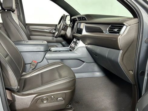 Used 2024 GMC Yukon Denali w/ Denali Reserve Package image 11
