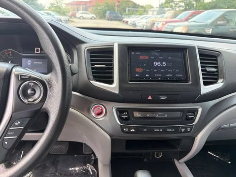 Used 2017 Honda Ridgeline RT image 11