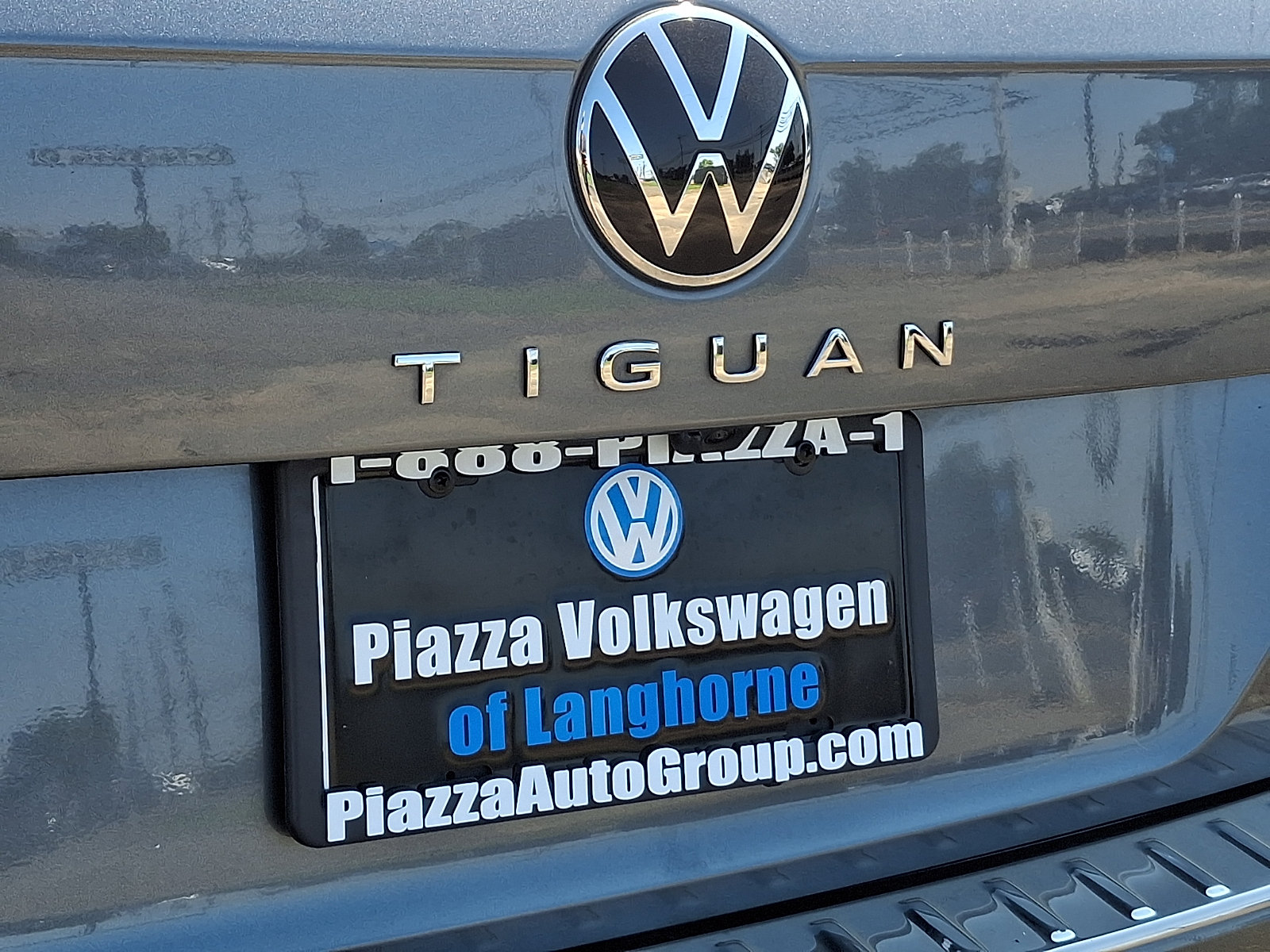 Used 2024 Volkswagen Tiguan SE AWD/4WD image 30