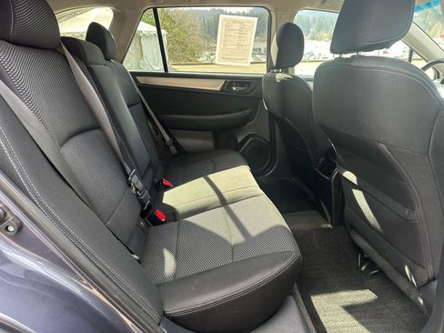 Used 2015 Subaru Outback 2.5i Premium image 12