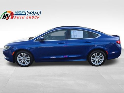 Used 2015 Chrysler 200 Limited image 1