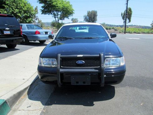 Used 2011 Ford Crown Victoria Police Interceptor w/ Radio Suppression Pkg image 1