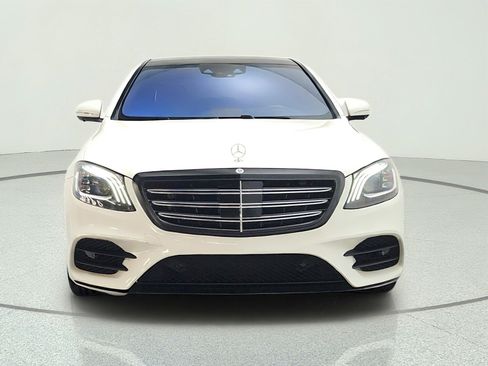 Used 2020 Mercedes-Benz S 560 Sedan image 2