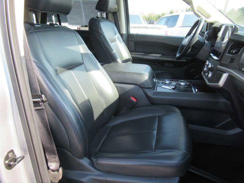 Used 2022 Ford Expedition Max XLT AWD/4WD image 24