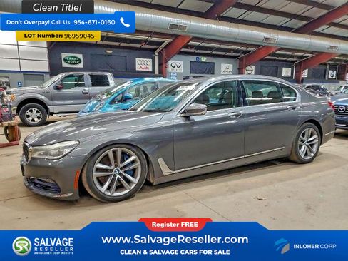 Used 2016 BMW 750i xDrive Sedan 4 Door image 1