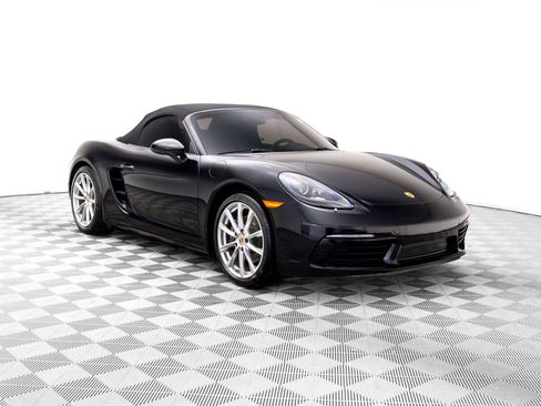 Used 2017 Porsche 718 Boxster image 6