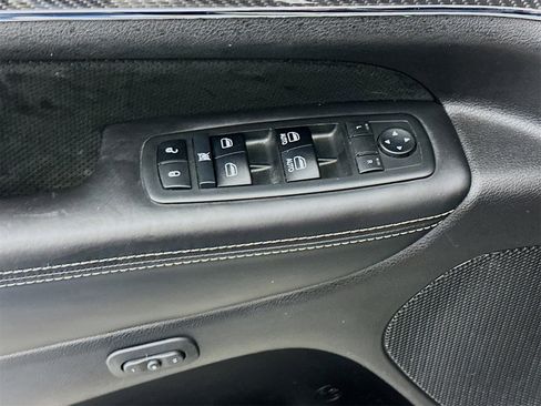 Used 2017 Jeep Grand Cherokee SRT image 17